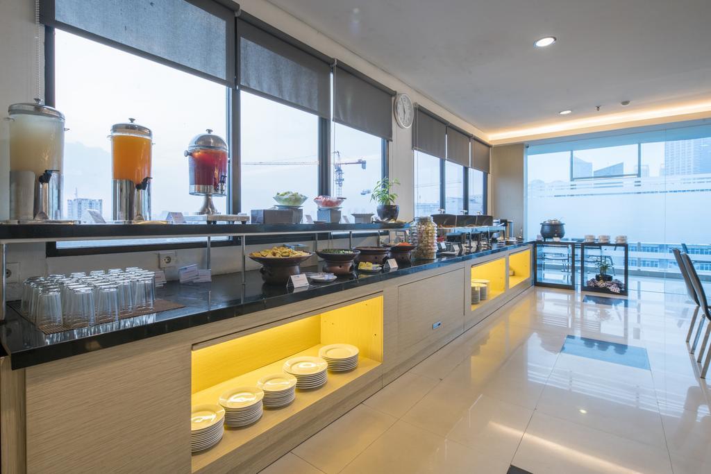 Hotel 88 Grogol Jakarta By Wh מראה חיצוני תמונה