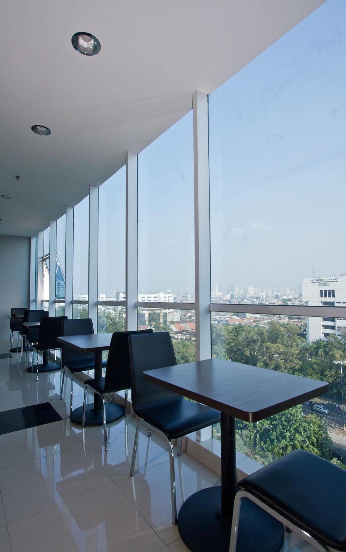 Hotel 88 Grogol Jakarta By Wh מראה חיצוני תמונה